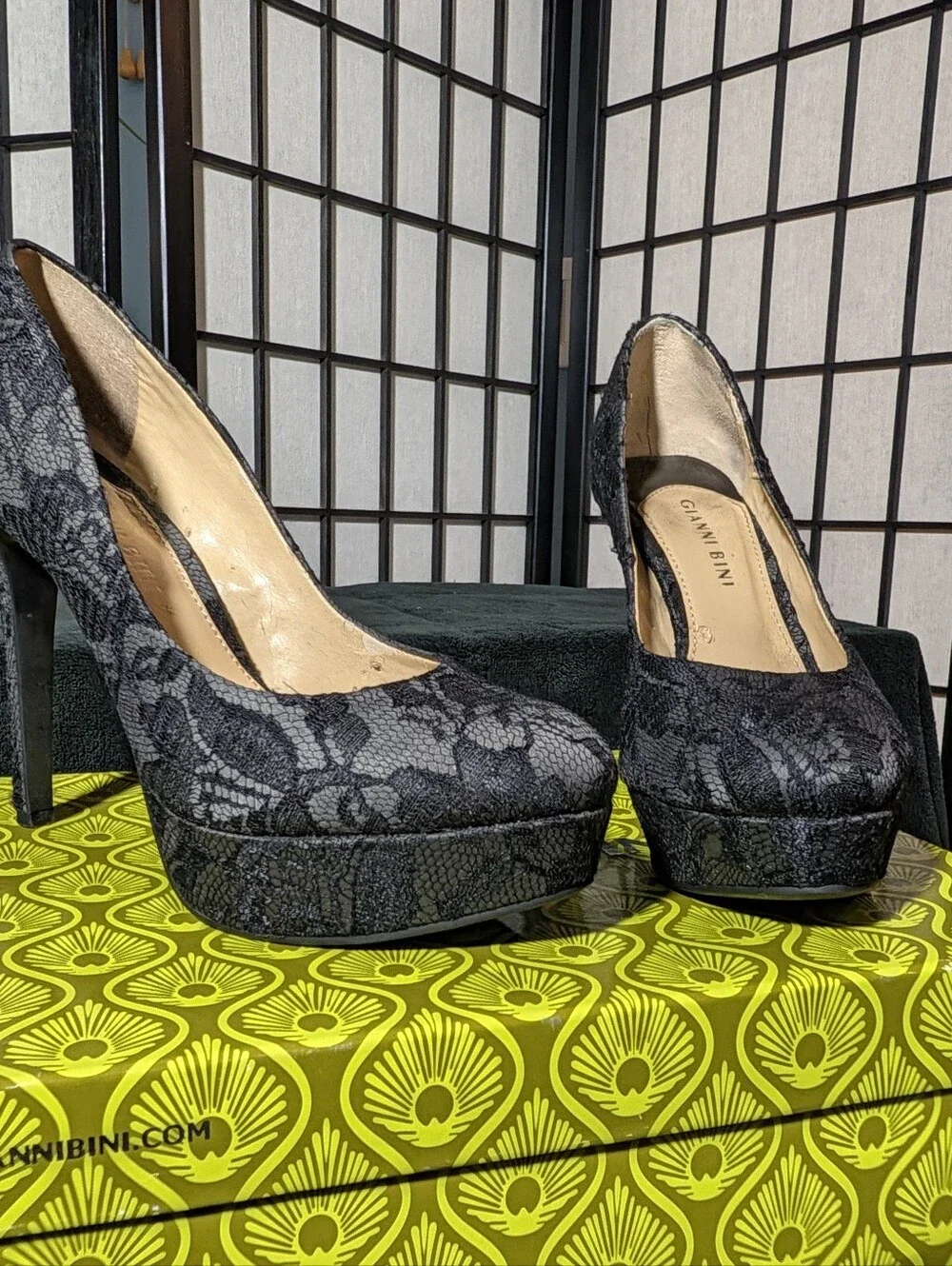 Gianni Bini Black Lace Platform Pumps size 6.5